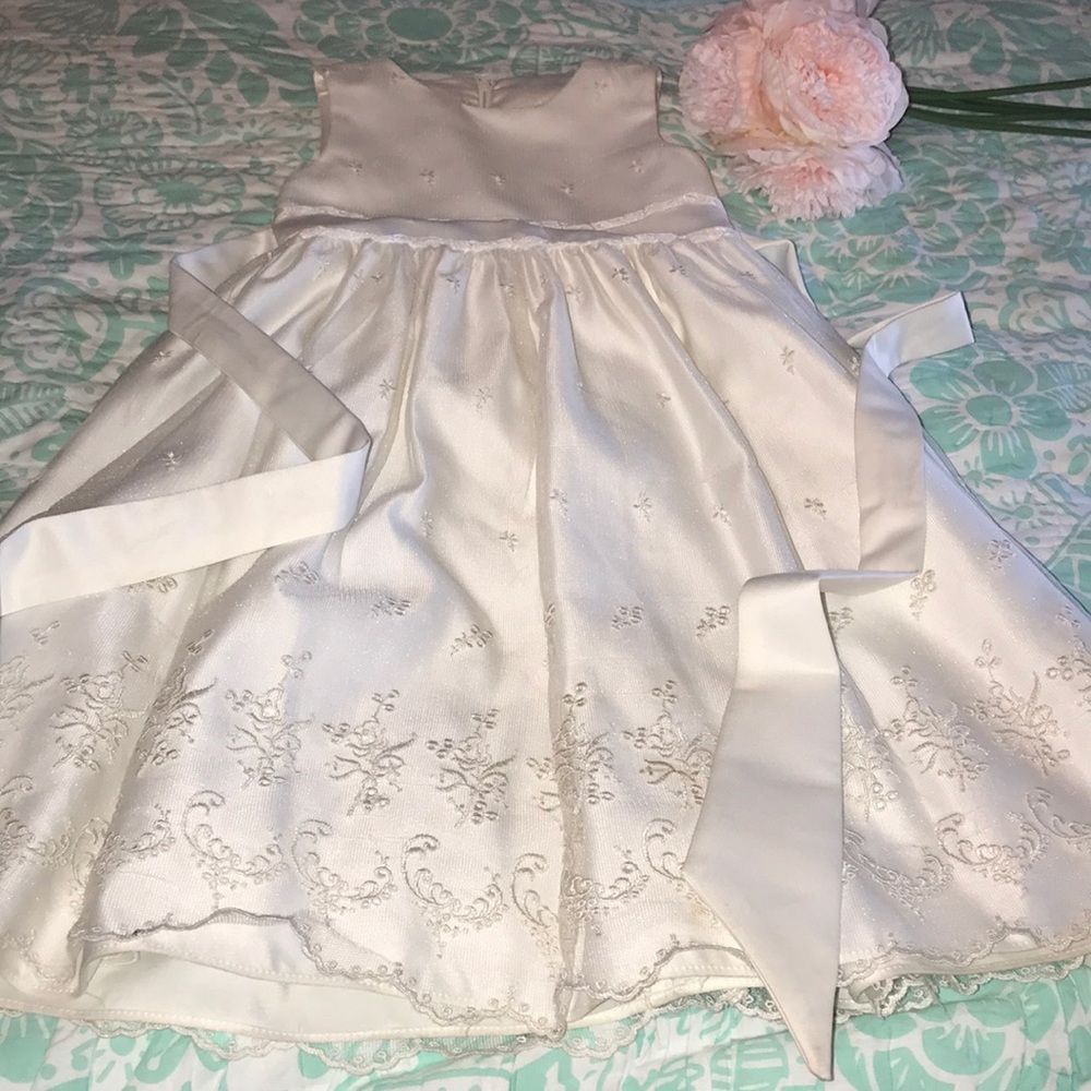 Flower Girl Dress - Size 6/7 🌸